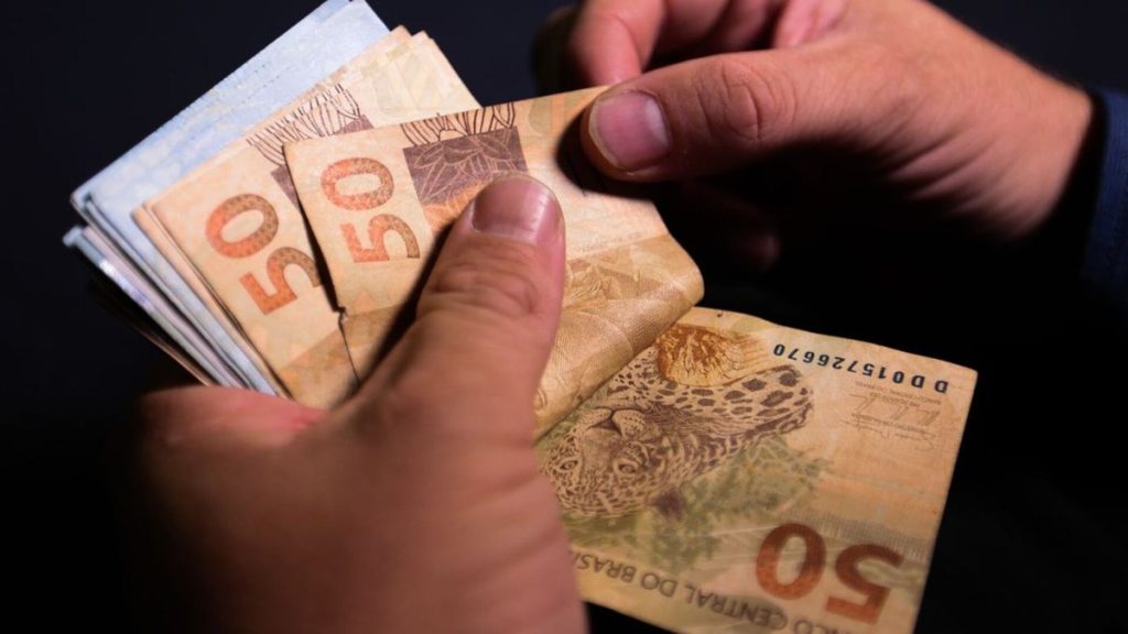 Resgatar Dinheiro Esquecido do Banco Centro: Valores a Receber